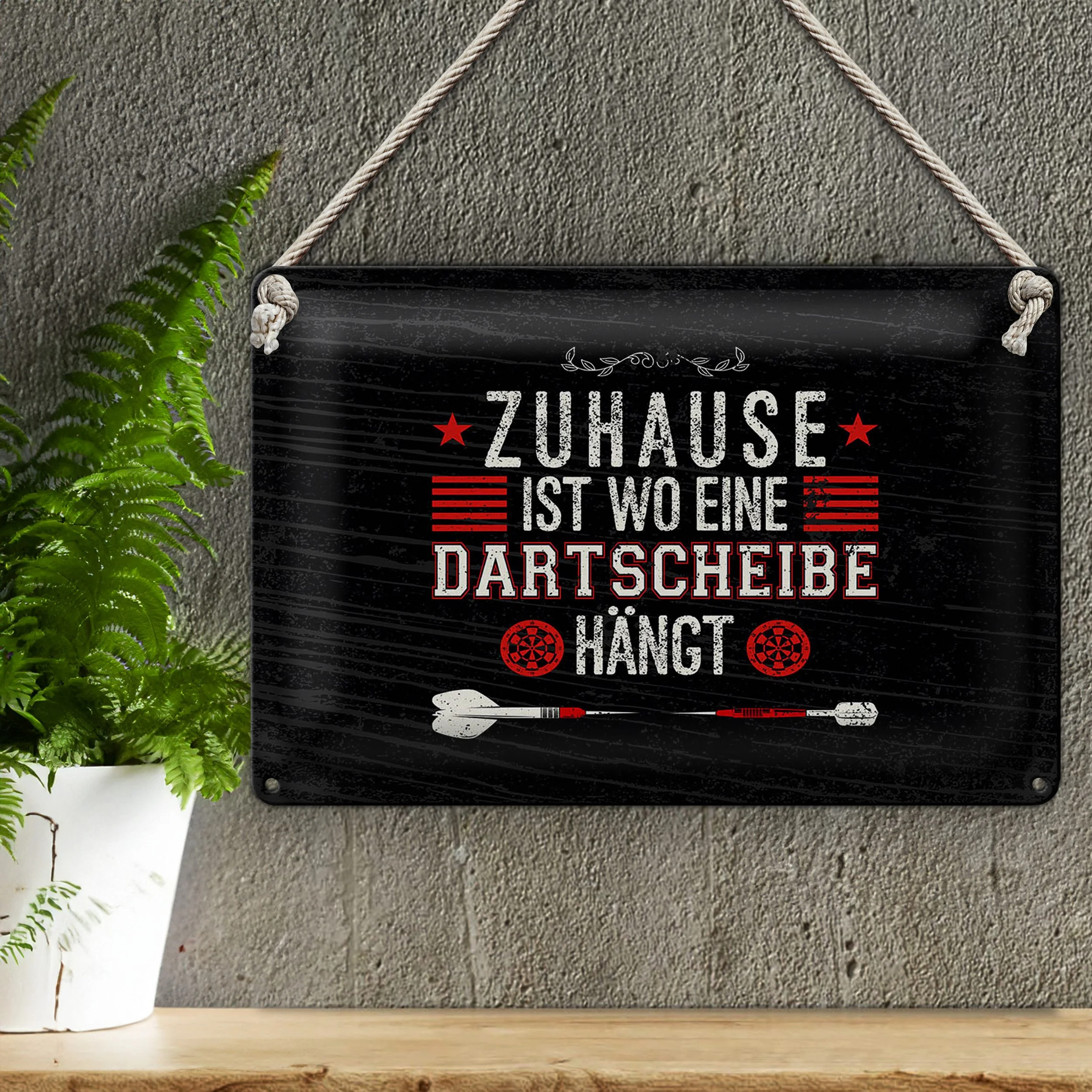 Metallschild „Zuhause ist, wo die Dartscheibe hängt“ – Wanddeko für Dartfans, 18×12 cm